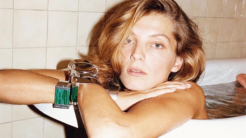 Put Down Your iPhone and Try This New Bath Trend